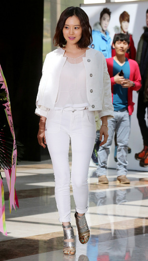 アウトドアの新ブランド、イベントにムン・チェウォンら登場