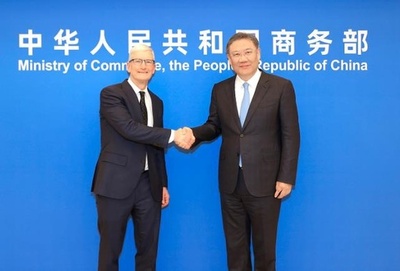 アップルのクックCEO 中国市場への投資拡大を表明