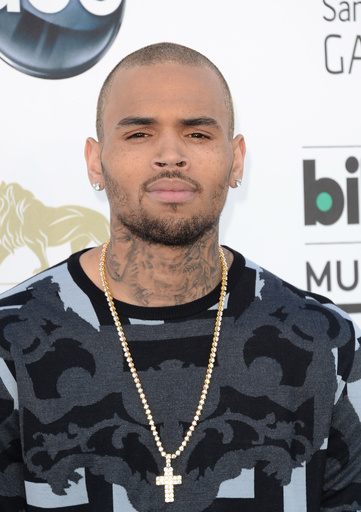 米歌手クリス・ブラウンを暴行容疑で逮捕