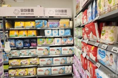 粉ミルク・おむつ代のために…中古用品購入・飲食費節約、韓国のお母さんたち