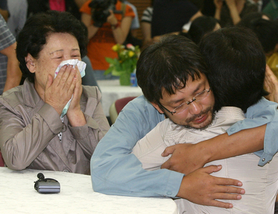 韓国人人質、タリバンによる拘束中に殴打される