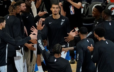 ウェンバンヤマがプレシーズンゲームデビュー 20得点の活躍