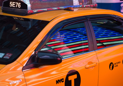 カナダ目指す移民からぼったくり、NYタクシー事業者に罰金