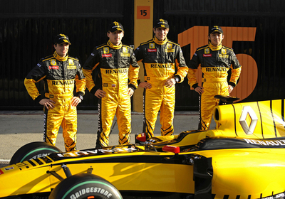 ルノー 新車「R30」を公開、ペトロフの起用も発表