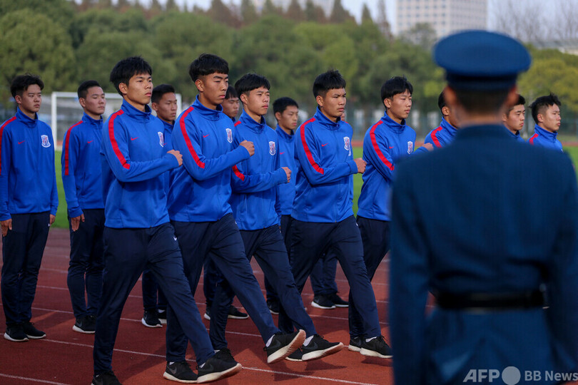 若いスポーツ選手に軍事教練、「鉄の軍団」目指す 中国