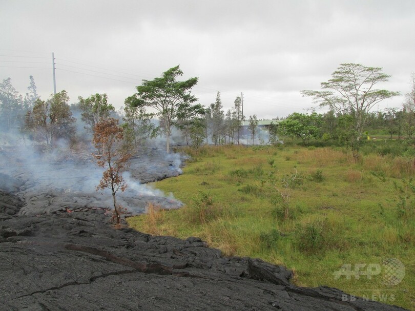 キラウエア火山の溶岩流で民家が焼失、米ハワイ