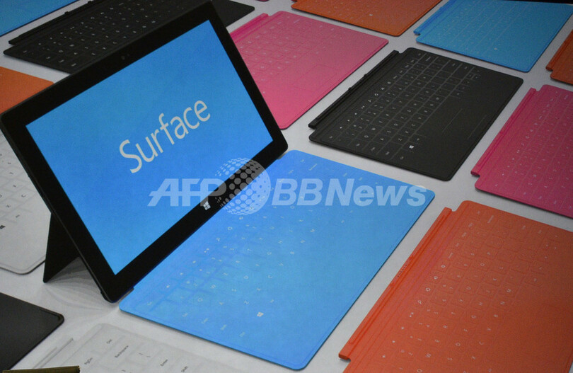 米マイクロソフト、タブレット型端末「サーフェス」を発表