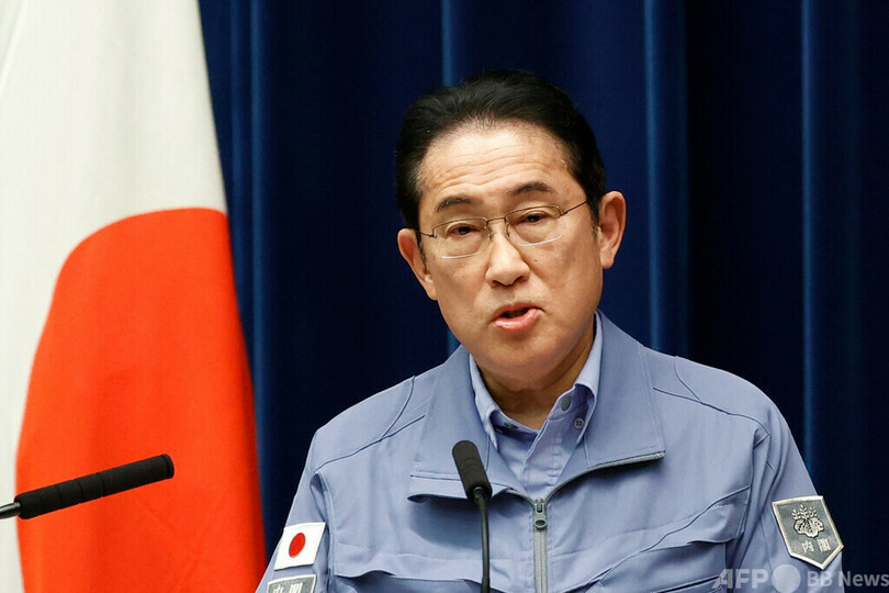 Japan PM scraps overseas trip after 'megaquake' advisory