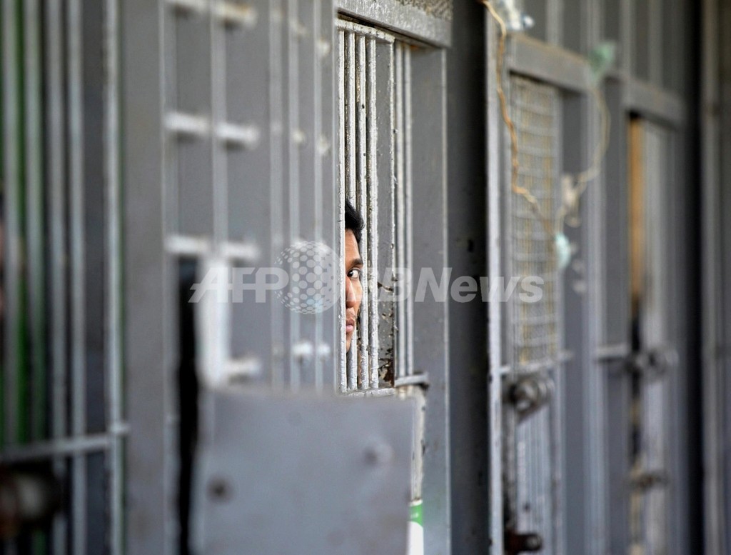 受刑者が夜間外出し35人殺害、看守が銃貸す メキシコ 受刑者が夜間外出し35人殺害、看守が銃貸す メキシコ