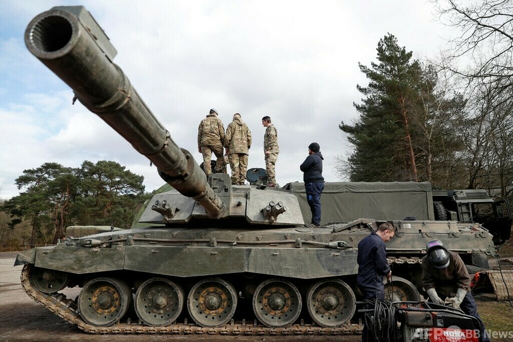 英がウクライナに劣化ウラン弾供与なら「対抗措置」 プーチン氏 - AFPBB News