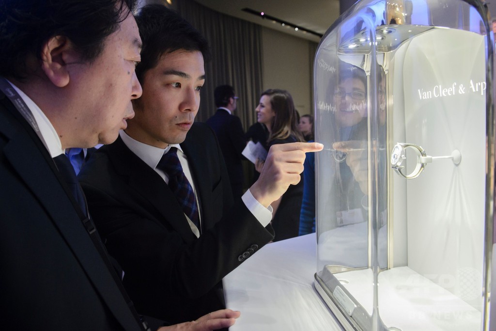 【写真特集】国際高級時計見本市「SIHH 2016」開幕