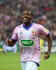 サッカーフランス杯2012-13（French Cup 12-13）は31日、決勝が行われ、ボルドー（FC Girondins de Bordeaux）が3-2で格下のエヴィアン・トノン・ガイヤールFC（Evian Thonon Gaillard FC）を下し、26年ぶりの優勝を飾った。

後半25分に同点ゴールを決めて喜ぶエヴィアン・トノン・ガイヤールFCのブリス・ジャ・ジェジェ（Brice Dja DjeDje、2013年5月31日撮影）。(c)AFP/THOMAS SAMSON