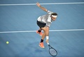 全豪オープンテニス、男子シングルス決勝。バックハンドを打つロジャー・フェデラー（2017年1月29日撮影）。(c)AFP/PETER PARKS