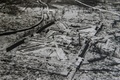 米首都ワシントンのスティムソン・センターが所蔵する、1945年8月9日の長崎への原爆投下から数日後に撮影された被爆地の空撮写真。米軍によって撮影され、当時の政府高官らに公開された。同センターが所蔵する原爆関連写真は近く広島平和記念資料館に寄贈される予定（2016年5月16日撮影）。(c)AFP/Nicholas Kamm