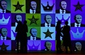 ロシア・サンクトペテルブルクで行われたファッションショーで披露された、アレクセイ・セルギエンコ氏によるウラジーミル・プーチン大統領をモチーフにした作品（2023年11月30日撮影）。(c)Olga MALTSEVA / AFP