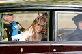 式場のウェストミンスター寺院（Westminster Abbey）に到着したベアトリス王女（Princess Beatrice、2011年4月29日撮影）。(c)AFP/BEN STANSALL