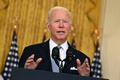米ホワイトハウスでアフガニスタン情勢について国民向け演説を行うジョー・バイデン大統領（2021年8月16日撮影）。(c)Brendan SMIALOWSKI / AFP