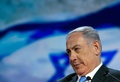 米ワシントンD.C.で開かれた「アメリカ・イスラエル公共問題委員会」の年次会合で演説するイスラエルのベンヤミン・ネタニヤフ首相（2015年3月2日撮影）。(c)AFP/NICHOLAS KAMM