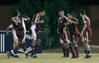 ＜サッカー 07南米ユース選手権＞ベネズエラ アントンのゴールでウルグアイを撃破 - パラグアイ