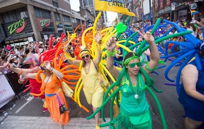 カナダ、トランスジェンダー差別禁止法を導入へ トルドー首相表明