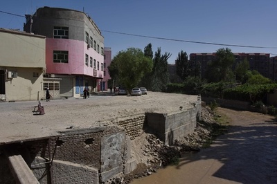 中国、新疆で1万6000のモスクを破壊 豪シンクタンク