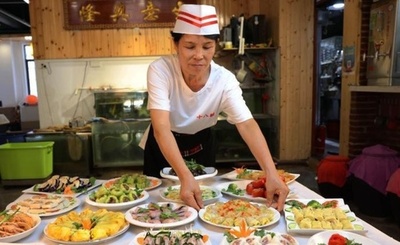 中国・桂林の伝統料理「平楽十八醸」 醸さない食材はない