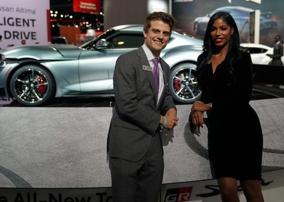 お飾りからスペシャリストへ、コンパニオンの役割に変化 米自動車ショー