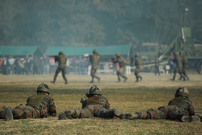インドでイベント「軍を知ろう」、摸擬演習や戦車を一般公開