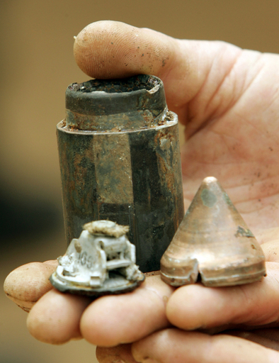 イスラエル調査委、クラスター爆弾の使用制限求める