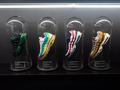 ナイキエアマックス発売20周年、貴重なデザイン画やアーカイブ展示16日まで