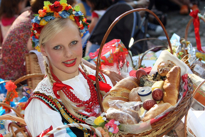 異国でよみがえる伝統的な復活祭の踊り、ブラジル