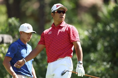 松山が単独2位発進 首位はブラッドリー プレーオフ第2戦