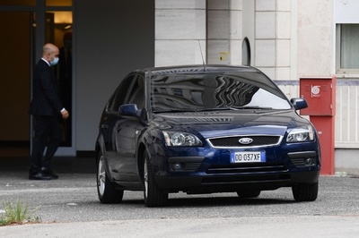 結腸手術のローマ教皇が退院