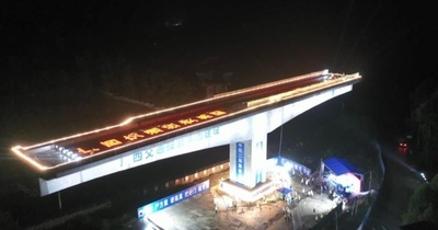 南玉高速鉄道、黎湛鉄道をまたぐ特大橋が回転に成功