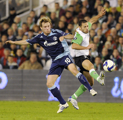 ラシン・サンタンデールとシャルケ04は引き分けに終わる