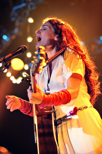 ヤエル・ナイム、「モントルー・ジャズフェスティバル」に登場