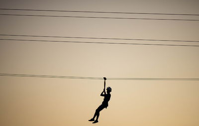 ジップライン中に落下、カナダ人観光客が死亡 タイ