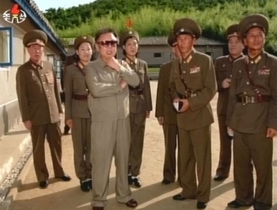 金総書記の動向を伝える写真、北朝鮮テレビ局が放映 ほぼ2か月ぶり