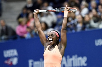 スティーブンズが全米OP決勝へ、37歳ヴィーナスは凡ミスの山築く