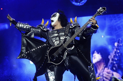フランスのヘビメタ・フェスにKISS登場