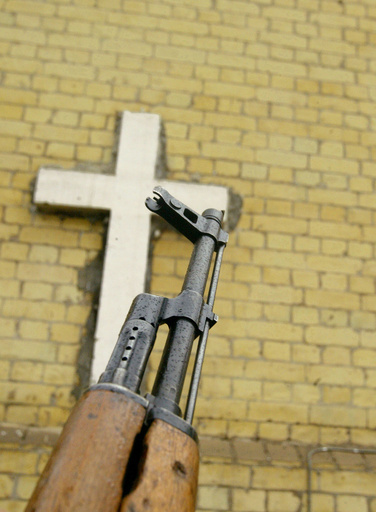 「銃が当たる」教会イベントに非難殺到、米国