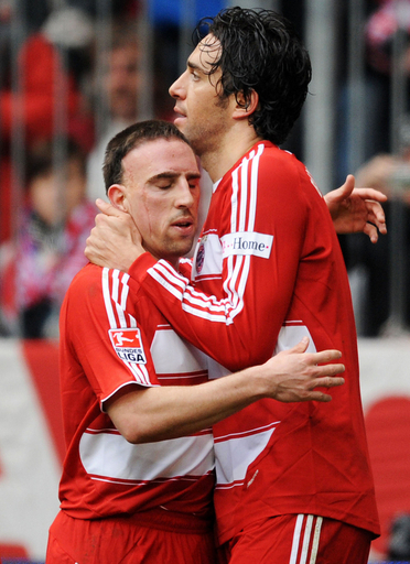 バイエルン カールスルーエ降し2位との差を広げる