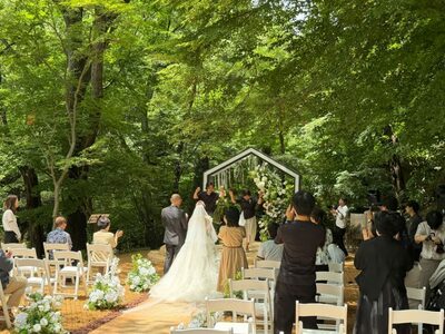 初期費用「200万円節約」の例も、韓国で人気沸騰の「森の結婚式」…公共の格安式場に若者が殺到する
