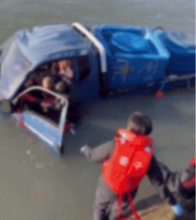 酒気帯びでトラック転落、救助後に逃走図る…韓国・助けてもらった救急隊を怒鳴った「トンデモ」ドライバー