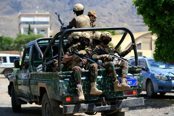 フーシ派がサウジ軍基地を攻撃、戦闘が再び激しくなる中で避難民急増