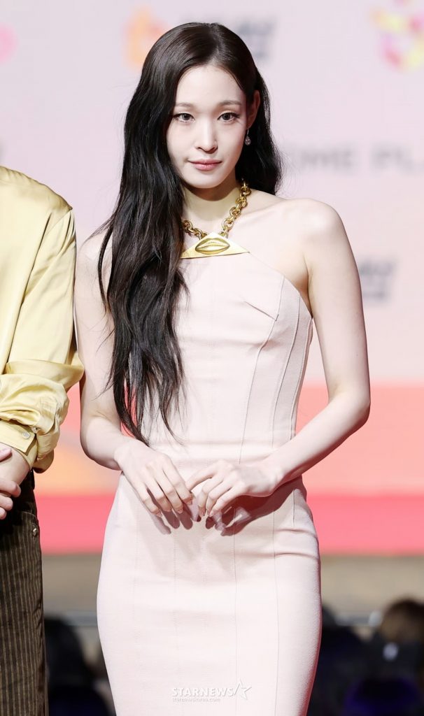 THE BLACK LABEL (c)STARNEWS