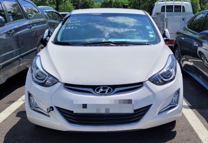 ソウル大公園に運び込まれた浸水車両(c)MONEYTODAY