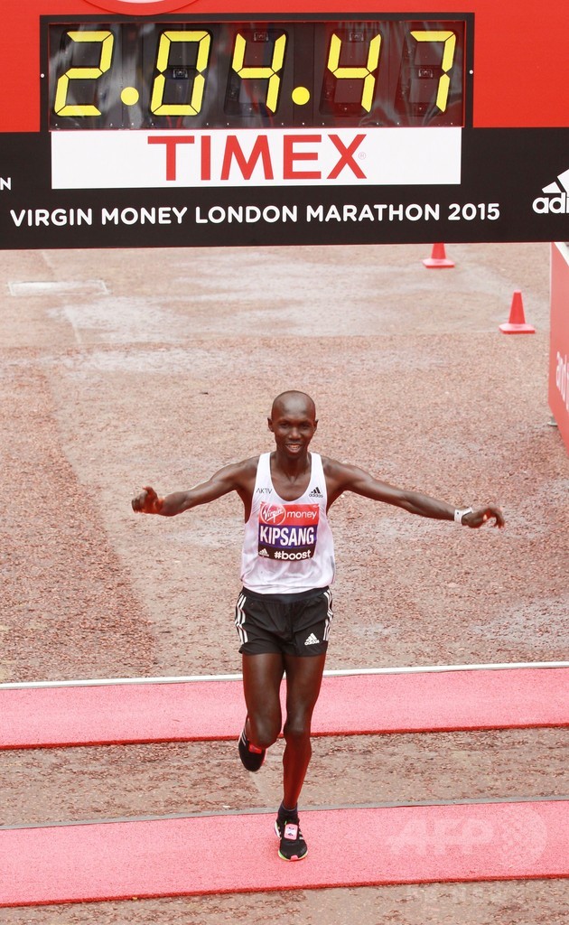 キプチョゲがロンドンマラソン優勝、ケニア勢が上位独占