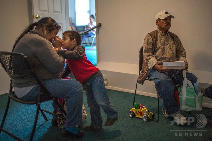 恐怖と涙と祈りの日々、米カリフォルニア州の移民コミュニティー