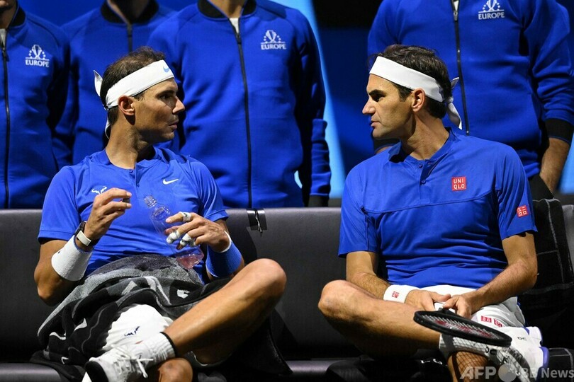 フェデラー、涙の現役引退 盟友ナダルとダブルスで幕